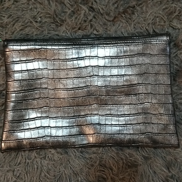 Lily and Ivy Clutch - Picture 3 of 3